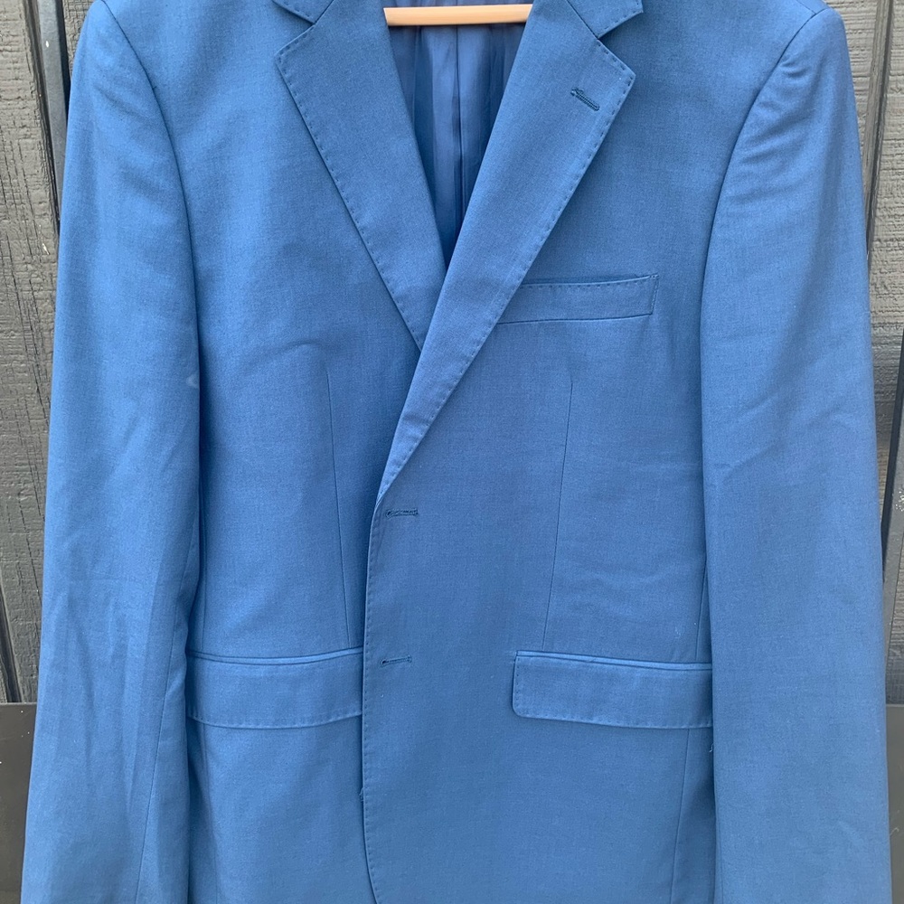Men’s blue blazer